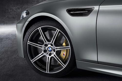 BMW M5 F10 30 Jahre