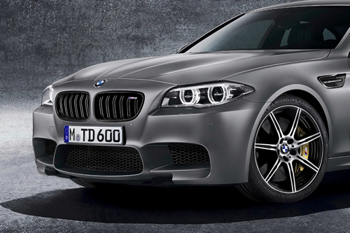 BMW M5 F10 30 Jahre